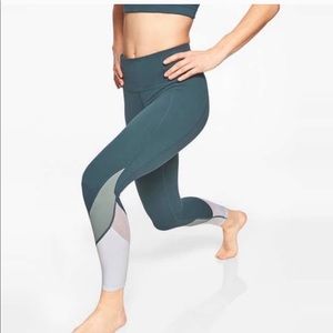 Athleta colorblock salutation 7/8 legging